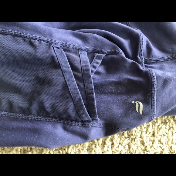 Fabletics cropped leggings with pockets - Picture 2 of 4